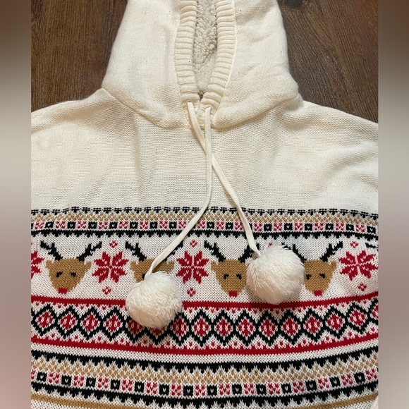 Christmas Hooded Sweater - Picture 2 of 3